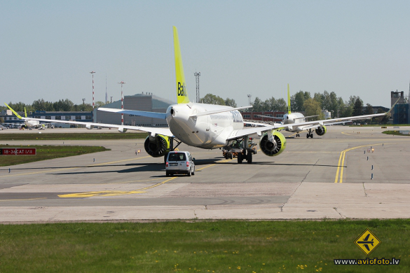 Bombardier CSeries CS300 (BD-500-1A11)